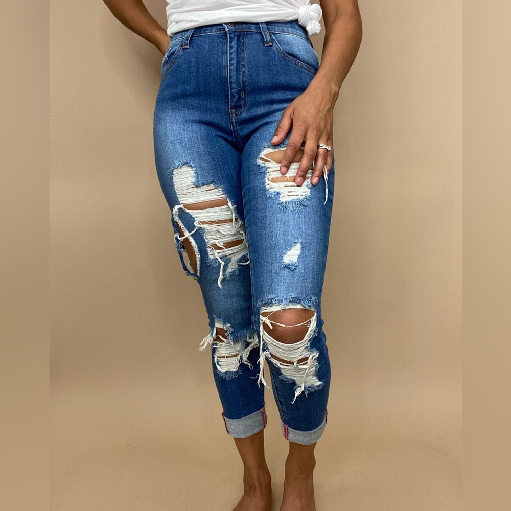 Distressed Skinny Jean Capri